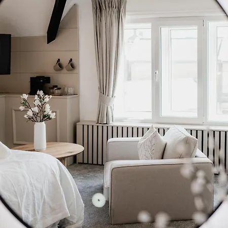 The Yorkshire Unicorn Hotel *