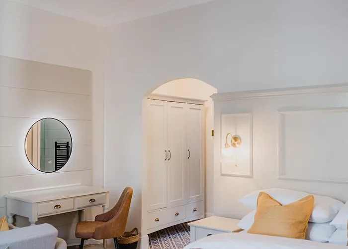 The Yorkshire Unicorn Hotel *